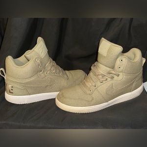 Nike Court Borough Mid Prem Olive (844884-200). Men's
